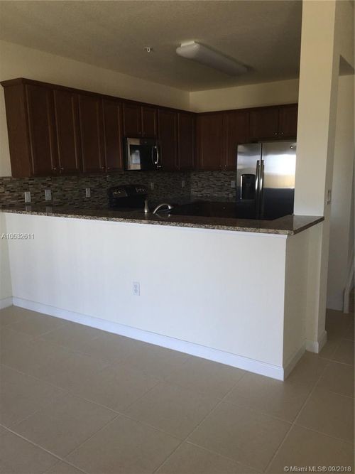 Foto del edificio - 10600 NW 88th St