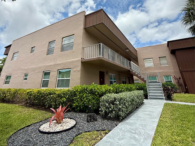 Building Photo - 380 Piedmont H