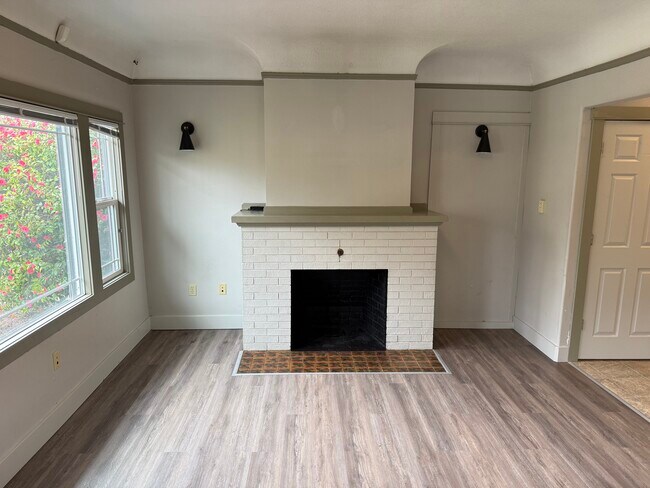 Living Room - 3127 NE 67th Ave