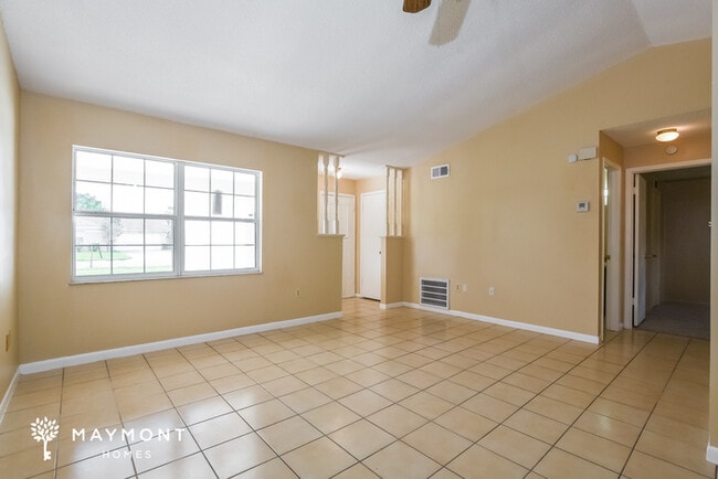 Building Photo - 653 Stanford Dr