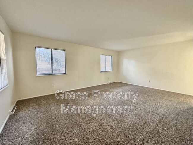 Foto del edificio - 5728 S Kenton St