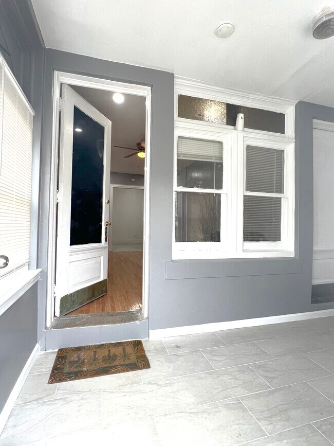 Foto del edificio - 6615 Greenway Ave