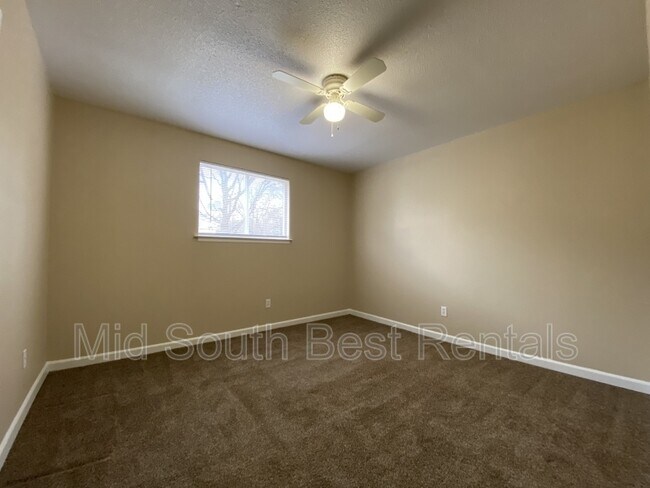 Foto del edificio - 3398 Woodhollow Dr