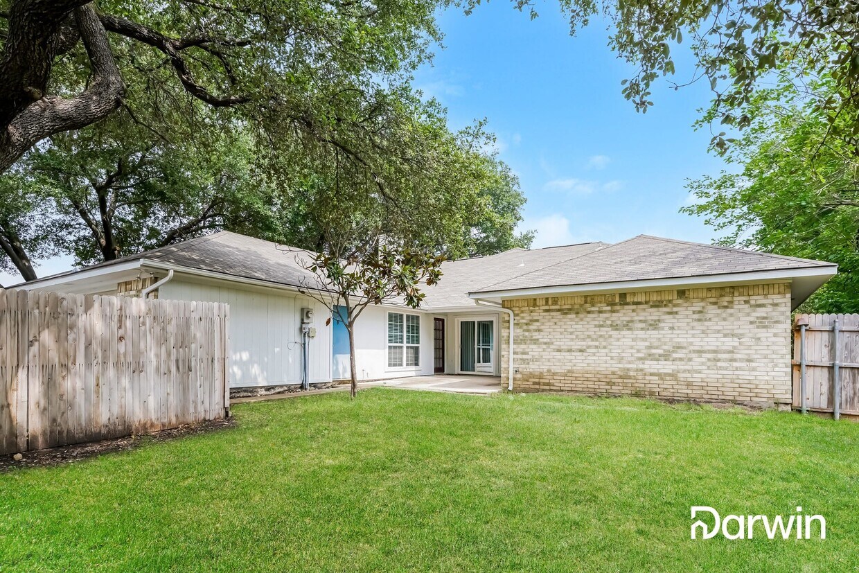 Primary Photo - 1512 Meadow Glen St, Richardson, TX 75081