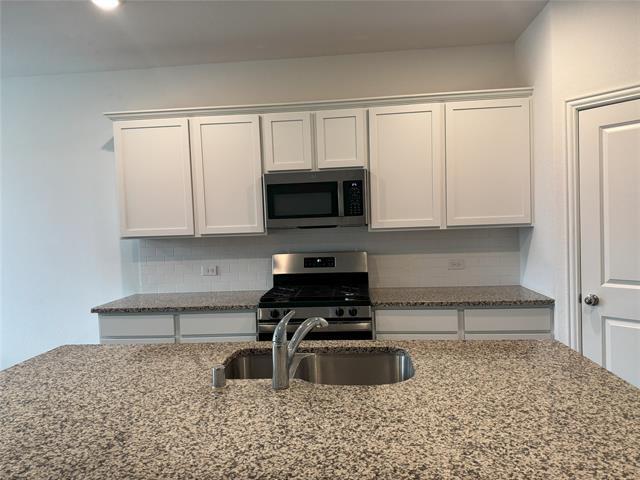 Building Photo - 512 Westpark Dr