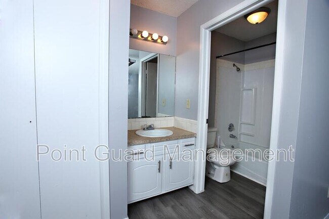 Foto del edificio - 7355 Newell St