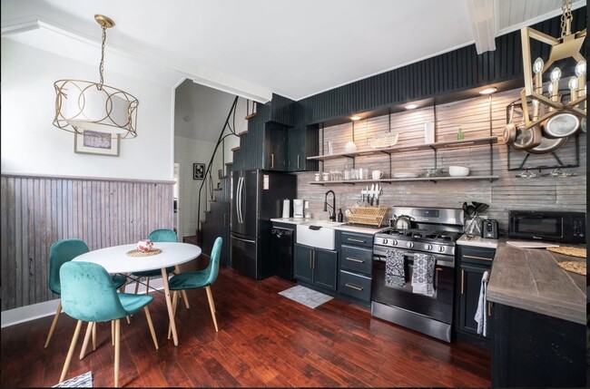 Kitchen and dining - 1510 Euterpe St
