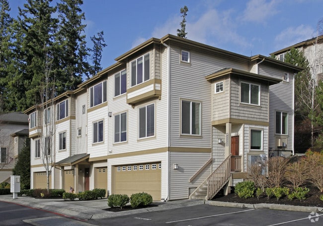 Building Photo - Peregrine Point Townhouse Condominium