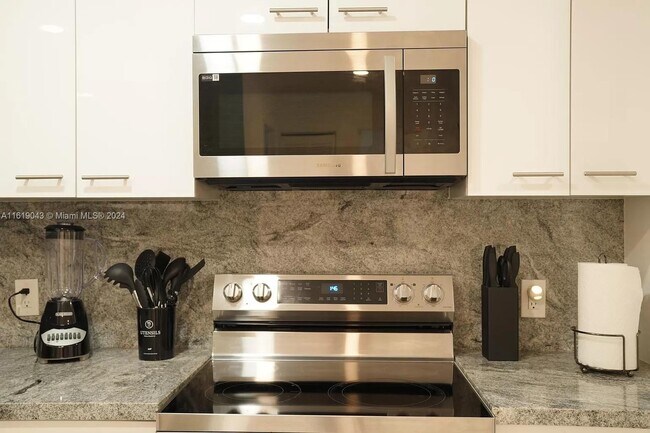 Foto del edificio - 422 NW 8th St