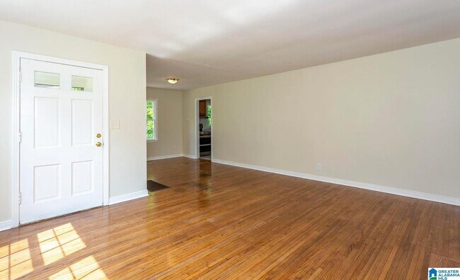 Foto del edificio - 921 5 Mile Rd