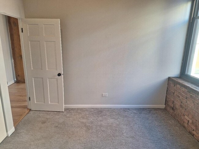 Building Photo - 331 S Peoria St