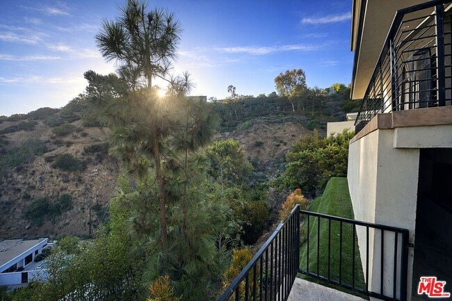 Foto del edificio - 9300 Warbler Way