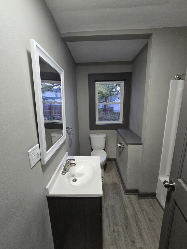 Foto del edificio - 1171 S Madison Rd