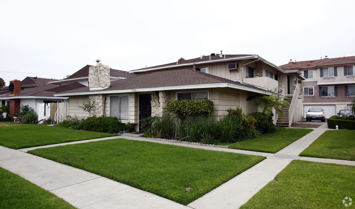 Primary Photo - 13581 Arizona St