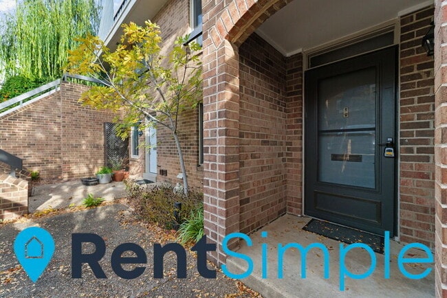 Building Photo - 1673 S Hayes St