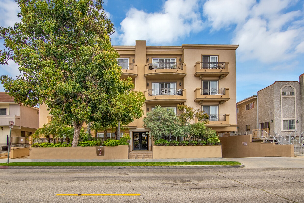 1530 S Centinela Ave Unit 102, Los Angeles, CA 90025 Condo for Rent