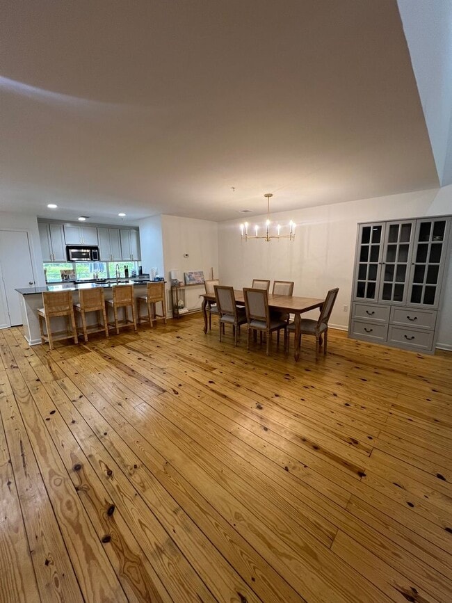 Building Photo - Spacious 3-Bedroom Home for Rent!
