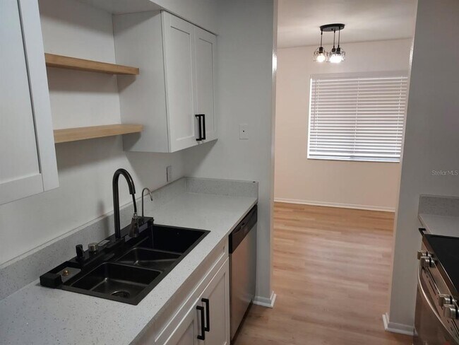 Building Photo - 5501 LOBLOLLY C