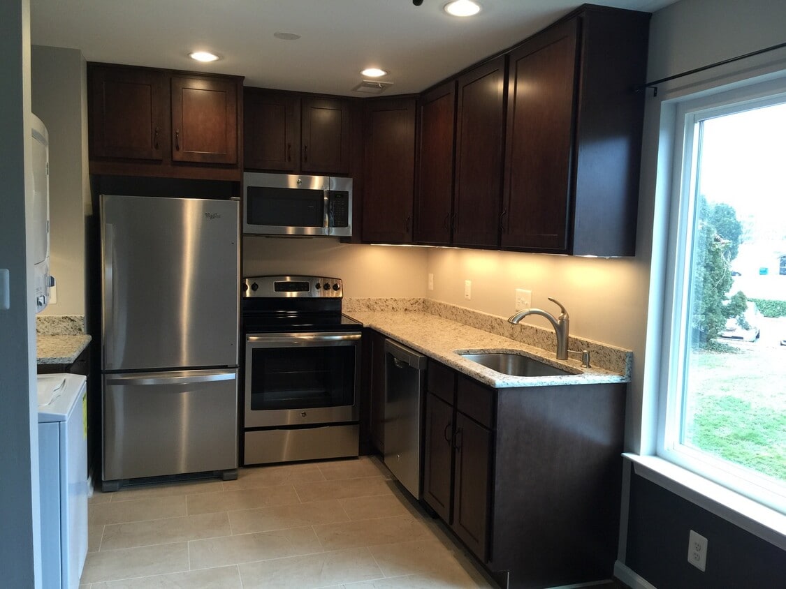 Primary Photo - 1785 Westwind Way