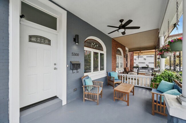 Building Photo - Luxury 3-Bedroom Corner Home minutes from ...
