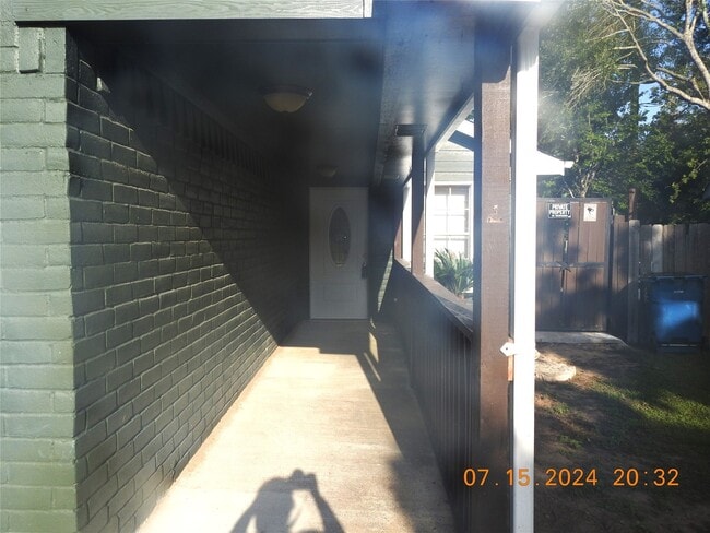 Building Photo - 34819 Lake Point