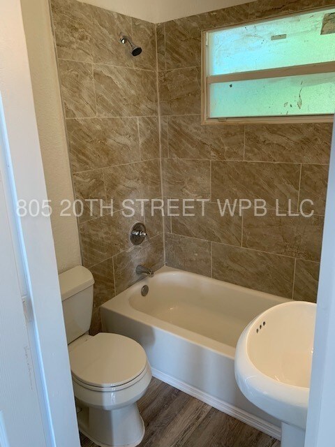 Foto del edificio - 803b 20th St