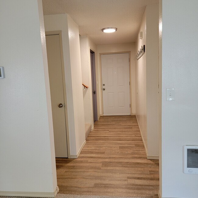 Building Photo - 6457 SW 192nd Ave