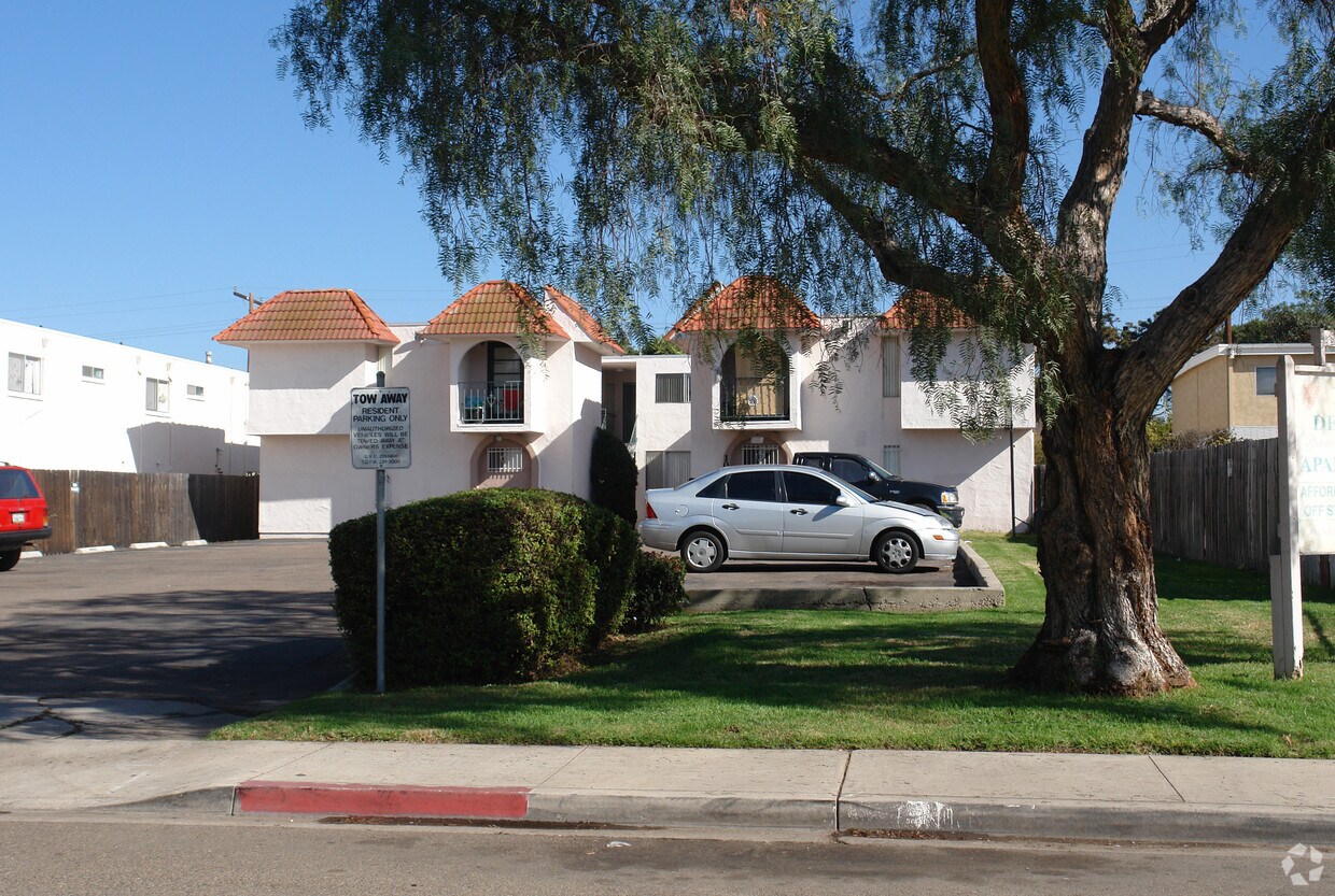 Building Photo - 1091 Del Mar Ave