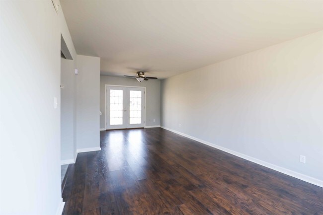 Foto del edificio - 314 E 60th Ct