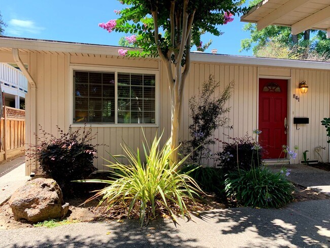 Building Photo - Beautiful Pleasanton 2 Bedroom, 1 Bath Condo