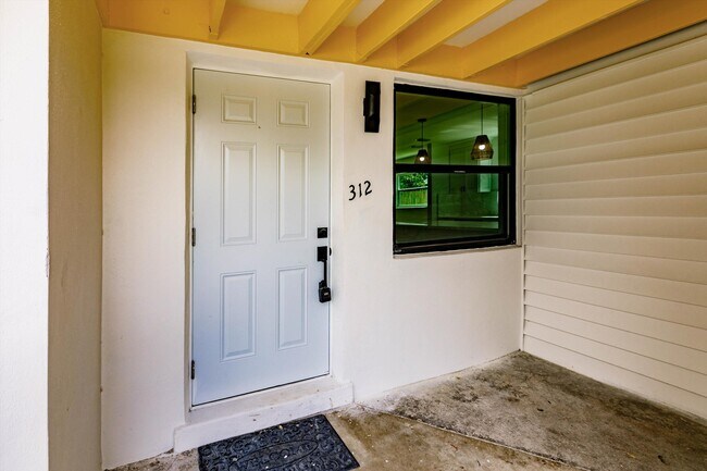 Building Photo - 312 Baker Dr
