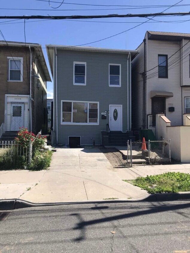 2240 Quimby Ave, The Bronx, NY 10473 House Rental in The Bronx, NY