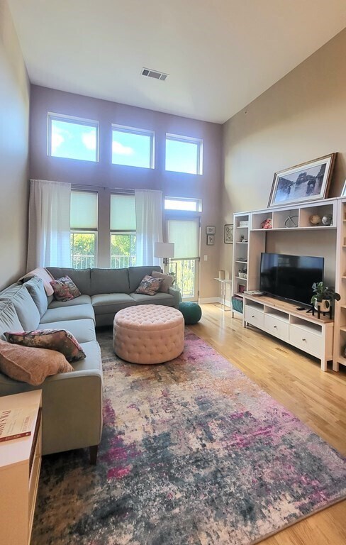 Building Photo - 3 Harvest Dr