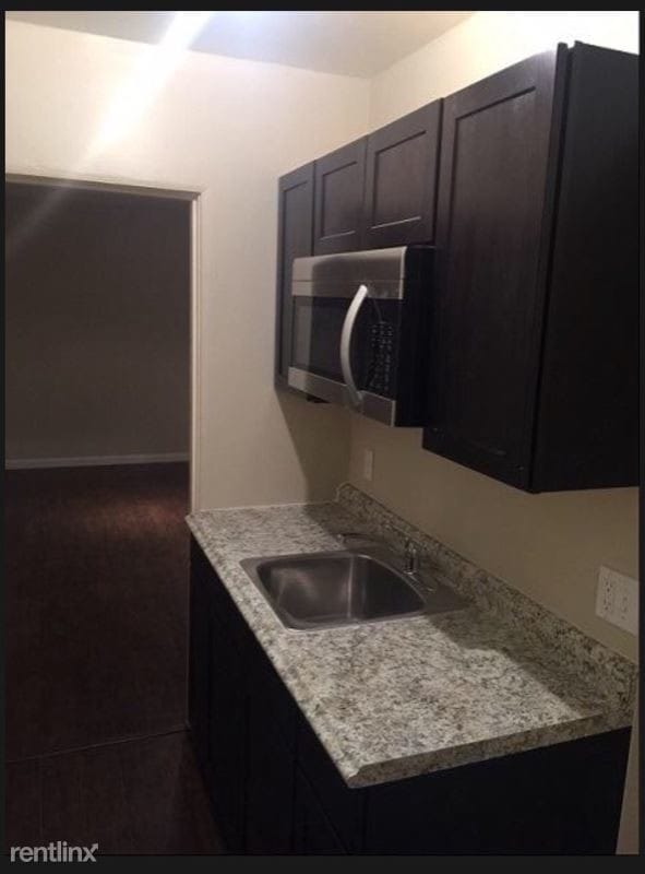 Building Photo - 1 br, 1 bath Apartment - 7700, Henefer Ave