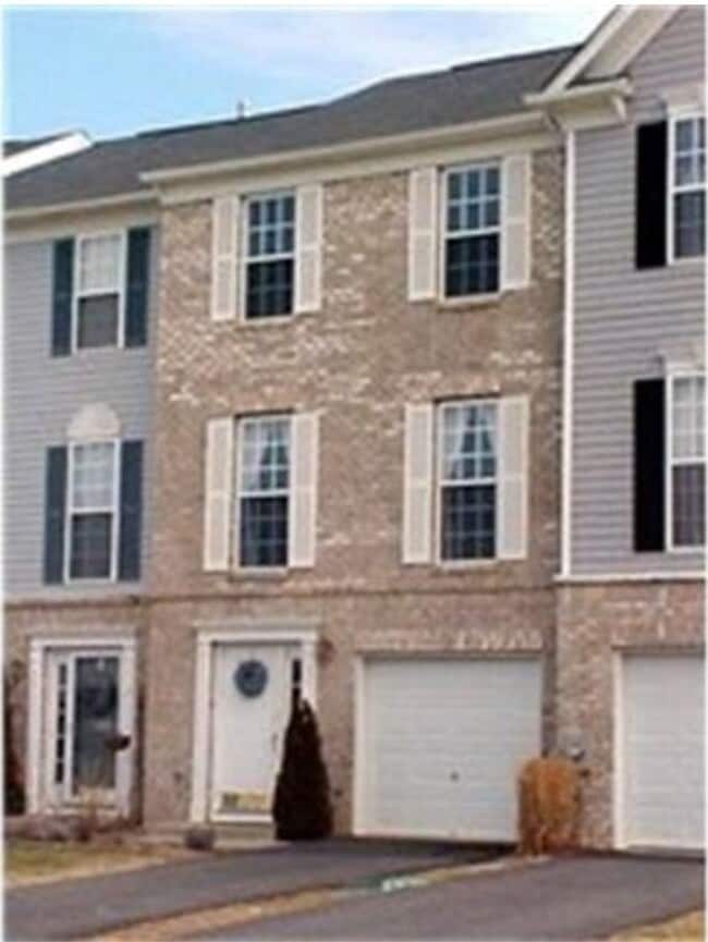 Building Photo - 11 Demaret Ct