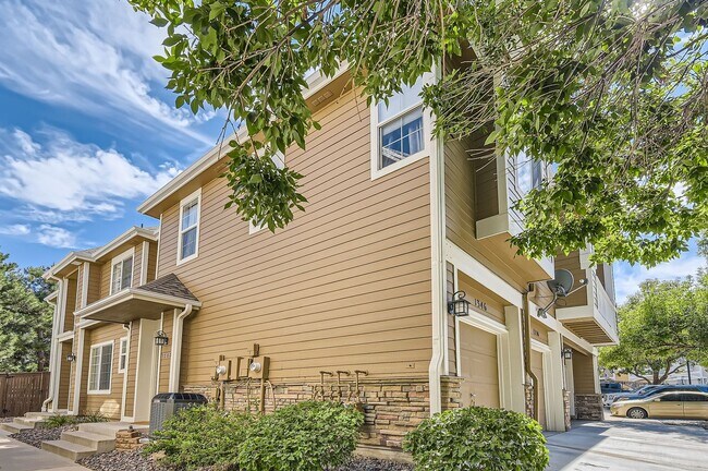 Photo - Evolve Real Estate: Spacious 2 Bedroom + L... Townhome