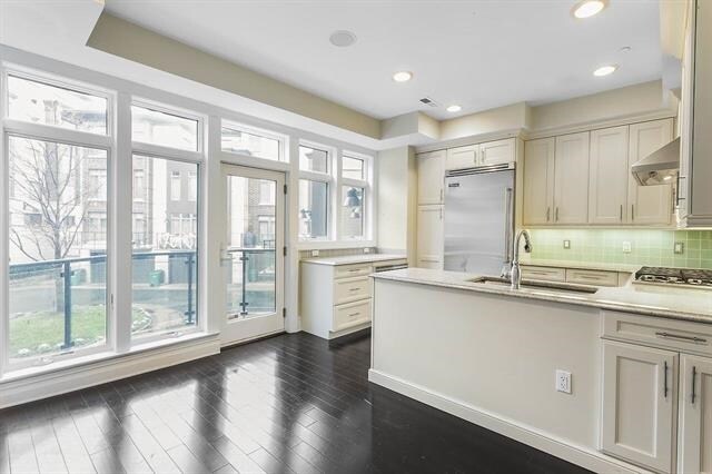 Building Photo - 9 Henley Pl