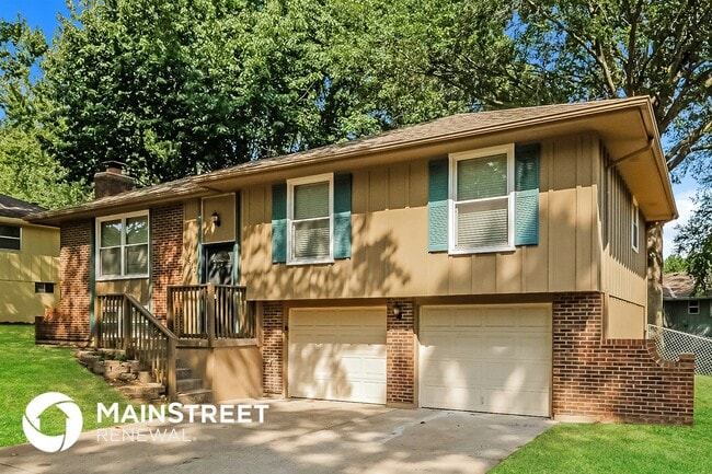 Building Photo - 513 NE Grant Dr