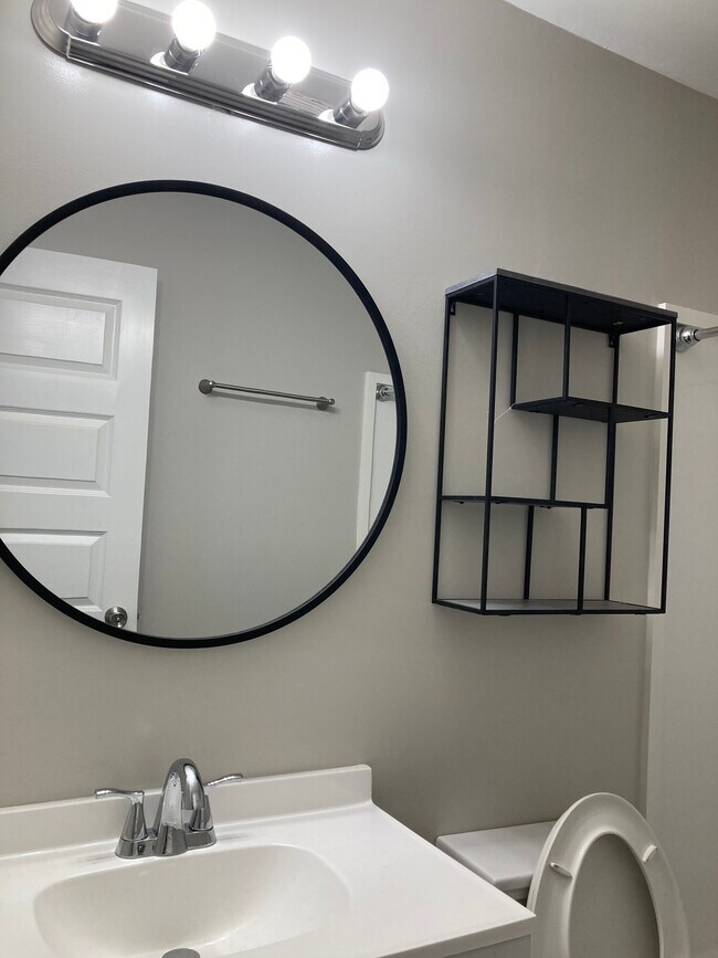 Foto del edificio - 1313 Keith St