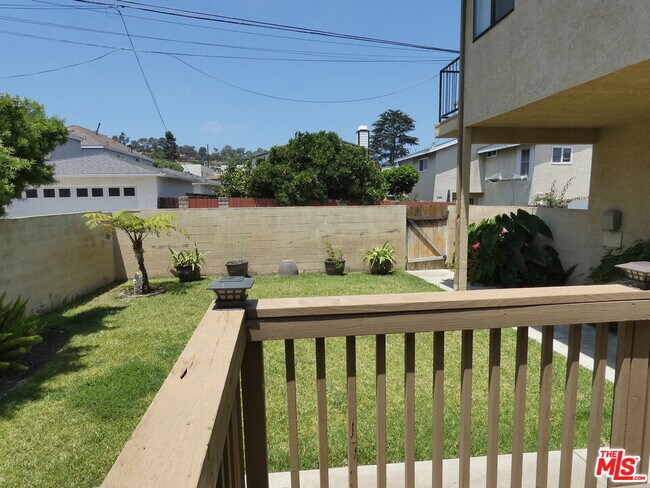 Foto del edificio - 24443 Ward St