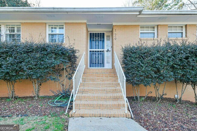 Building Photo - 129 Tye St