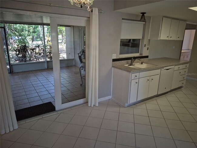 Foto del edificio - 9802 Riverview Dr