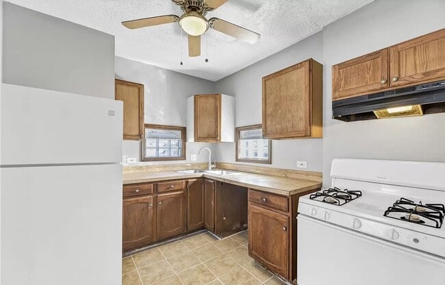 Building Photo - 3 Bedroom Home in Old Brooklyn