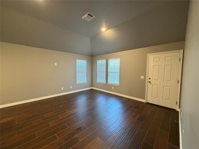 Foto del edificio - 15717 Caney Dr