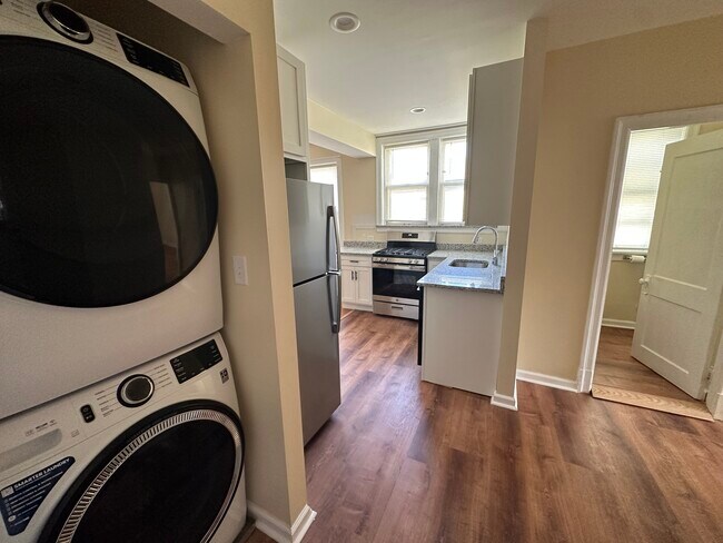 Foto del edificio - 1202 Woodland Dr