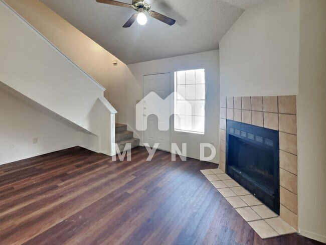 Building Photo - 2214 Creekside Ln Unit C