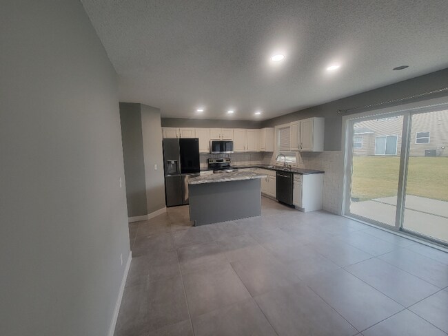 Building Photo - 10443 64th Way NE