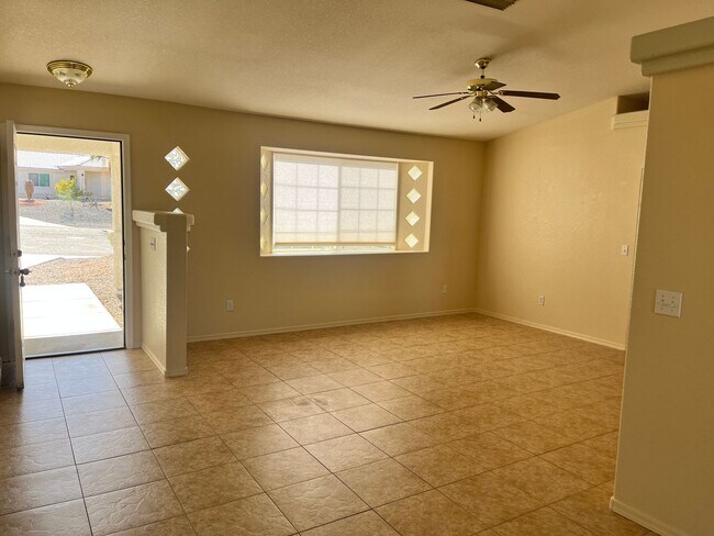 Building Photo - Rent Adjustment! Unfurnished Long Term House