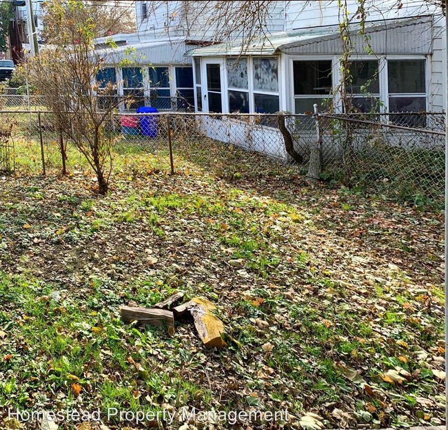 Building Photo - 3 br, 1 bath House - 2121 W 4th Street