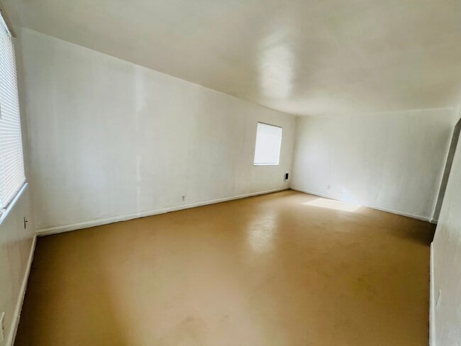 Foto del edificio - 118 W Birch St